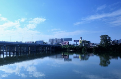 在臨港的機(jī)遇和挑戰(zhàn)中寧波國(guó)際物流怎樣發(fā)展呢?