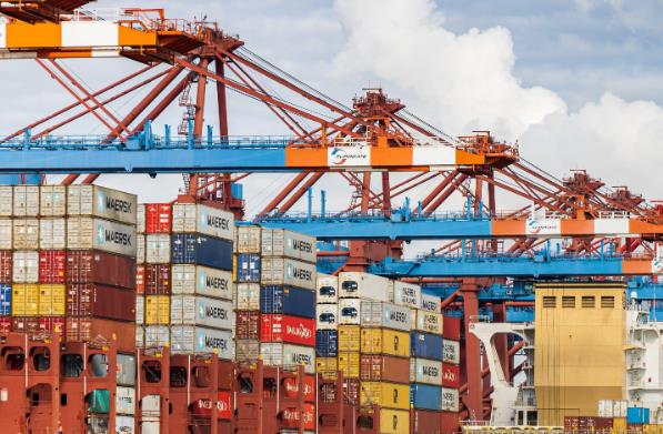 在國際貨運全球物流網(wǎng)絡(luò)崛起的進程中,科技創(chuàng)新是關(guān)鍵推動因素之一