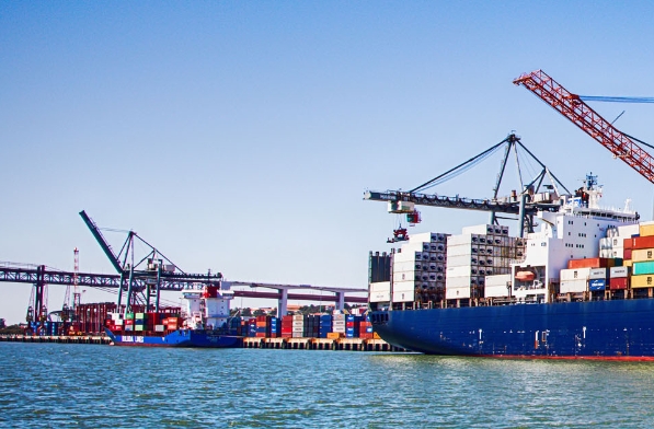 上海貨運代理具有獨特的地理優(yōu)勢和服務(wù)多樣性