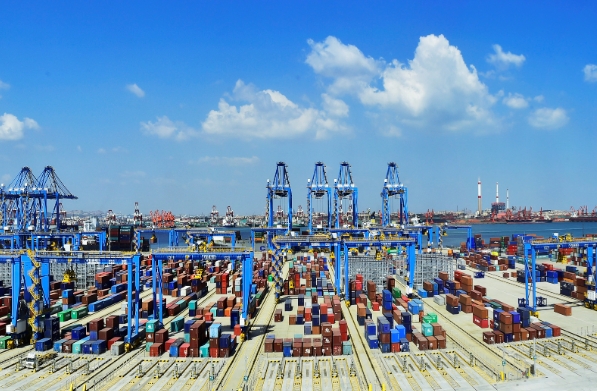 面對日益全球化的挑戰(zhàn),我們需要不斷創(chuàng)新和提升國際物流的水平