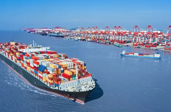 海外物流公司不僅是貿(mào)易的橋梁,更是經(jīng)濟(jì)和文化交流的使者