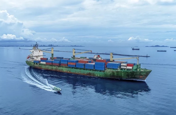 隨著全球貿(mào)易的深入發(fā)展,俄羅斯貨運(yùn)代理行業(yè)有望繼續(xù)保持繁榮發(fā)展