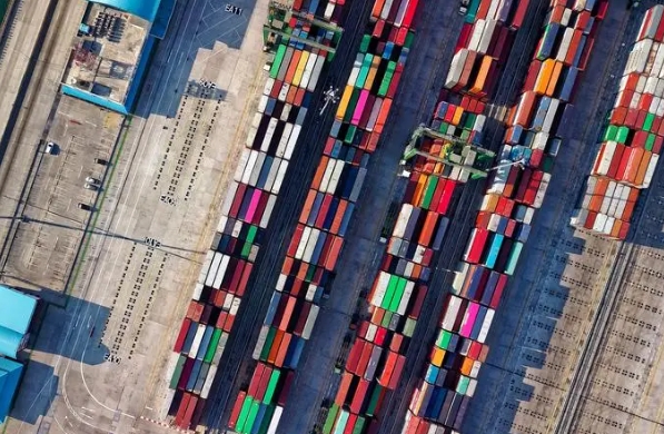 韓國貨代作為連接中韓貿(mào)易的橋梁,發(fā)揮著舉足輕重的作用